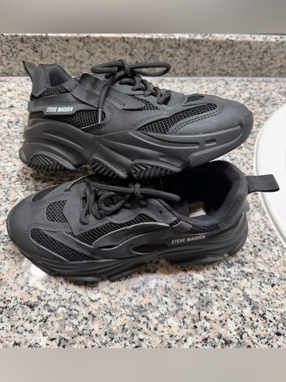 Steve Madden Men's Black Chunky Runner Sneakers